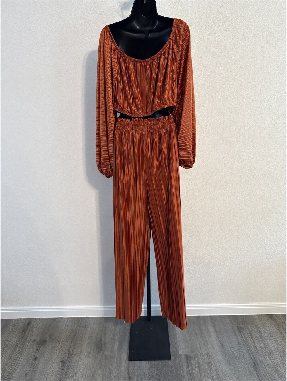 ELOQUII 2 Piece Burnt Orange Plisse Set w/ Crop Off-the-Shoulder Top- Size 14/16 - Picture 9 of 12